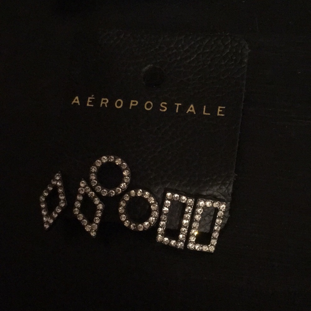 Aeropostale Earring Set